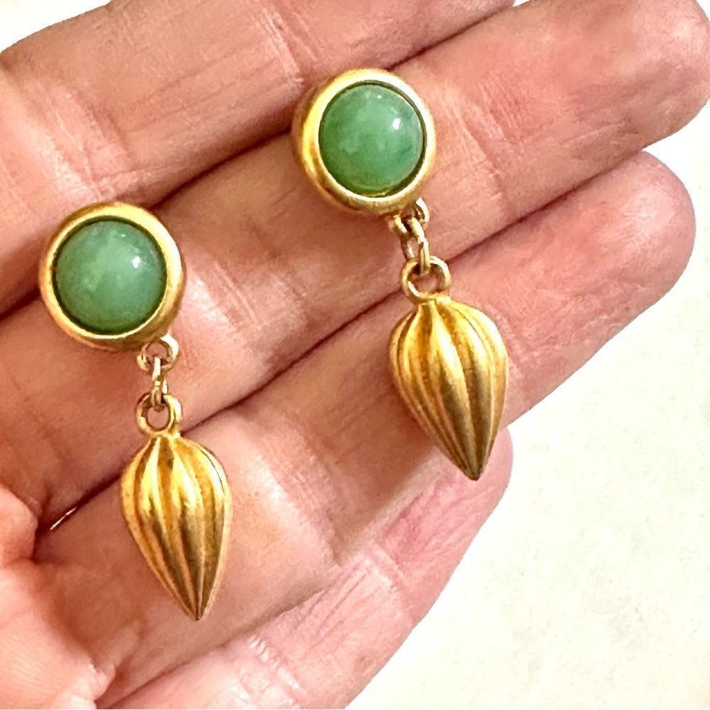 Avon vintage gold tone and green post drop earrings